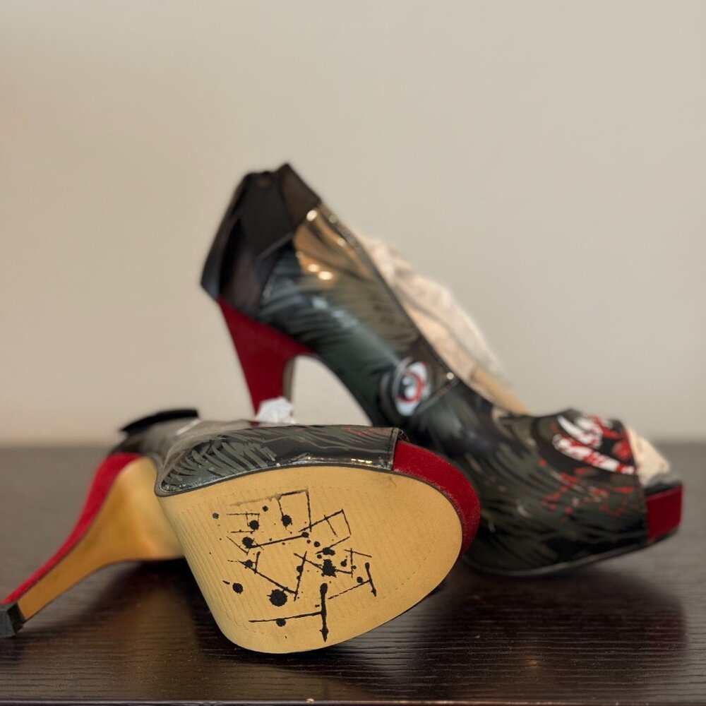 ! NWT - In Box - Iron Fist Werewolf/Vampire Black and Red Heels ! - Picture 4 of 5